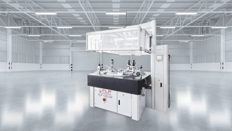 Die Maschine FLP 1200 der FLP Microfinishing GmbH